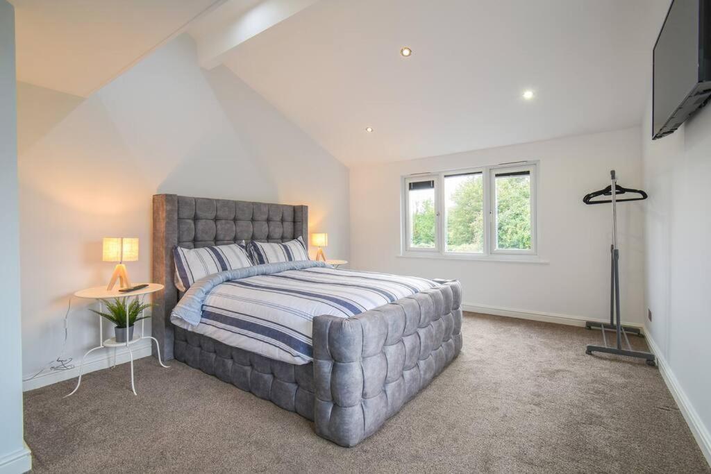 Luxurious & Tranquil Riverside Getaway Great Harwood 外观 照片
