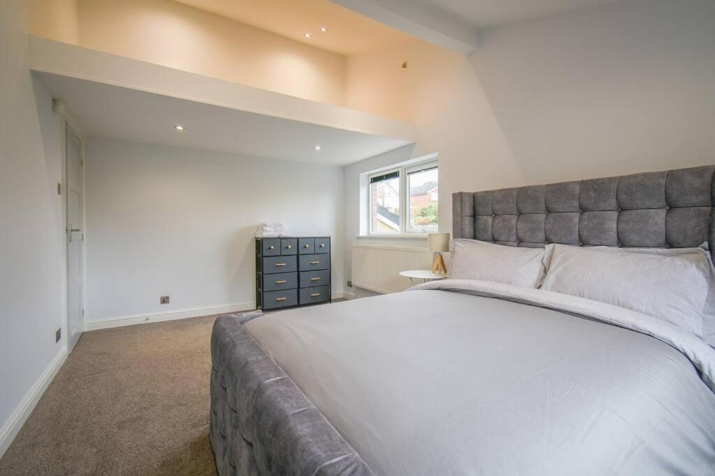 Luxurious & Tranquil Riverside Getaway Great Harwood 外观 照片