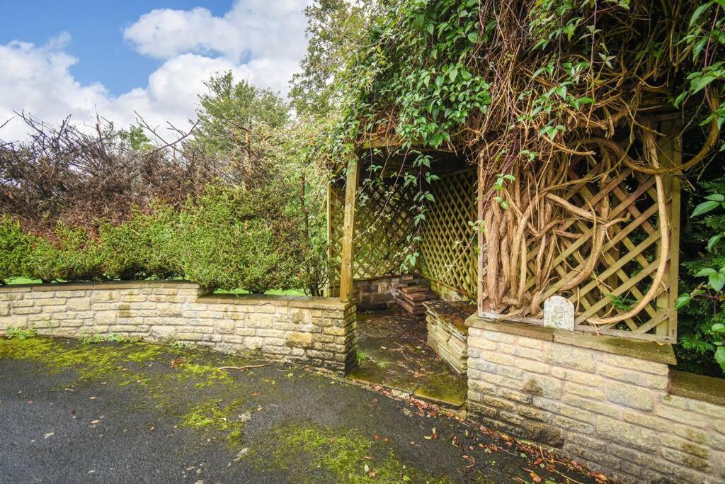 Luxurious & Tranquil Riverside Getaway Great Harwood 外观 照片