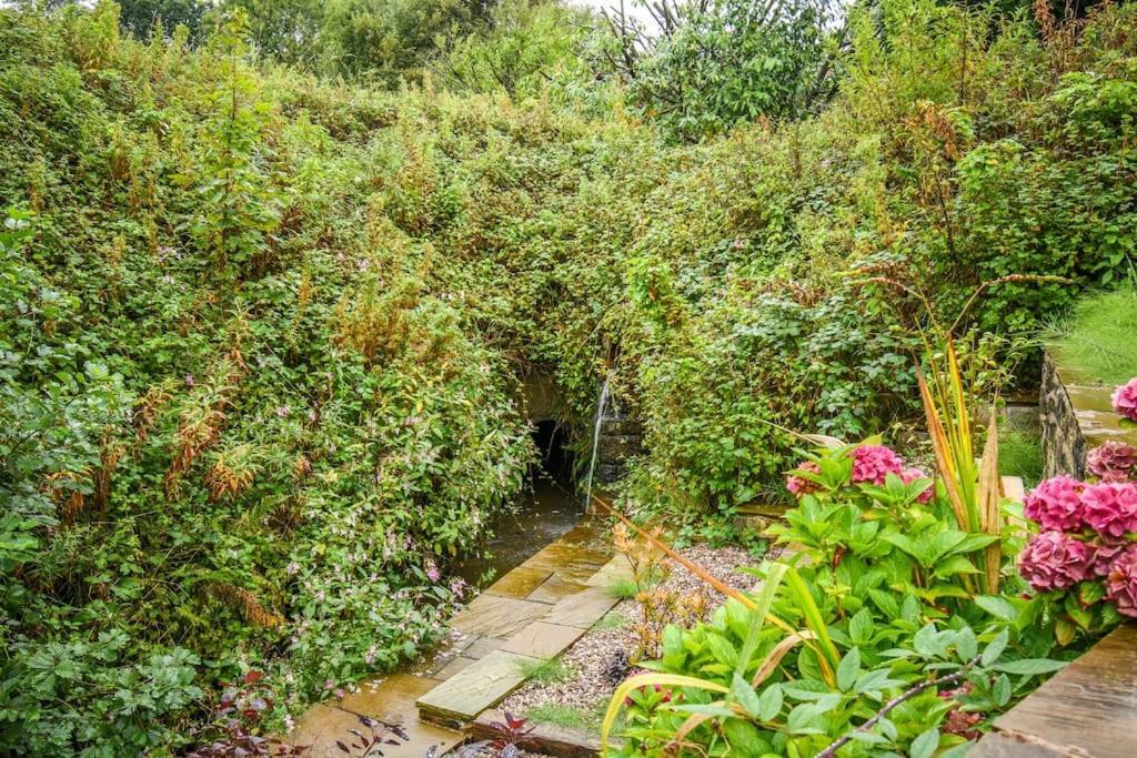 Luxurious & Tranquil Riverside Getaway Great Harwood 外观 照片